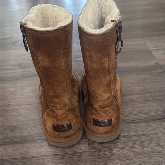UGG Tan Winter Boots - Picture 5 of 9
